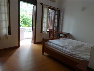 Cheap apartment with 01 bedroom for rent in Truc Bach, Ba Dinh
